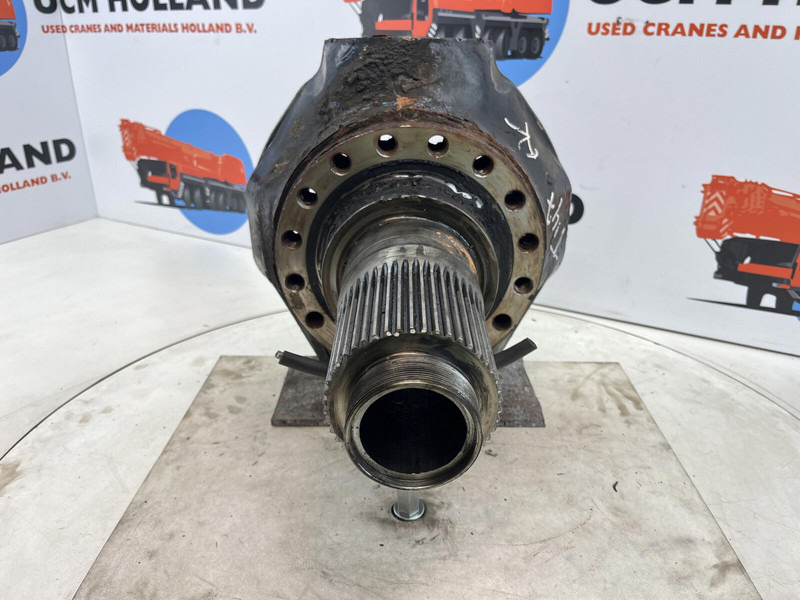 Faun ATF 45-3 Steering knuckle 16 holes axle 3 - Fusée d'essieu pour Grue: photos 2 Faun ATF 45-3 Steering knuckle 16 holes axle 3 - Fusée d'essieu pour Grue: photos 2
