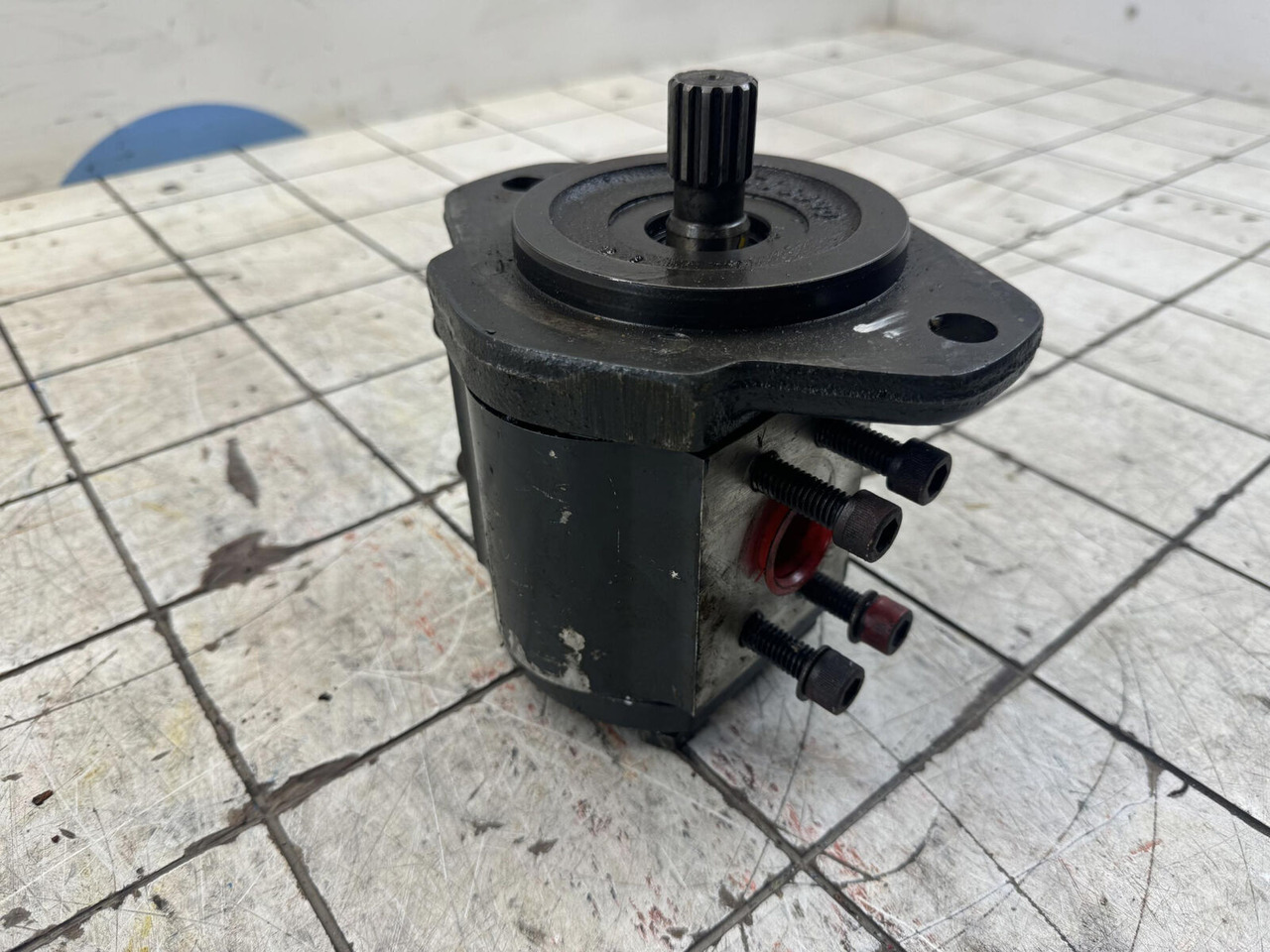 Gear pump - Pompe hydraulique pour Grue: photos 2 Gear pump - Pompe hydraulique pour Grue: photos 2