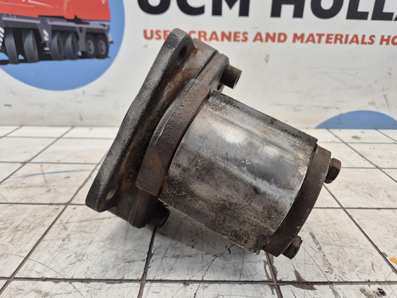 Gear pump - Pompe hydraulique pour Grue mobile: photos 5 Gear pump - Pompe hydraulique pour Grue mobile: photos 5