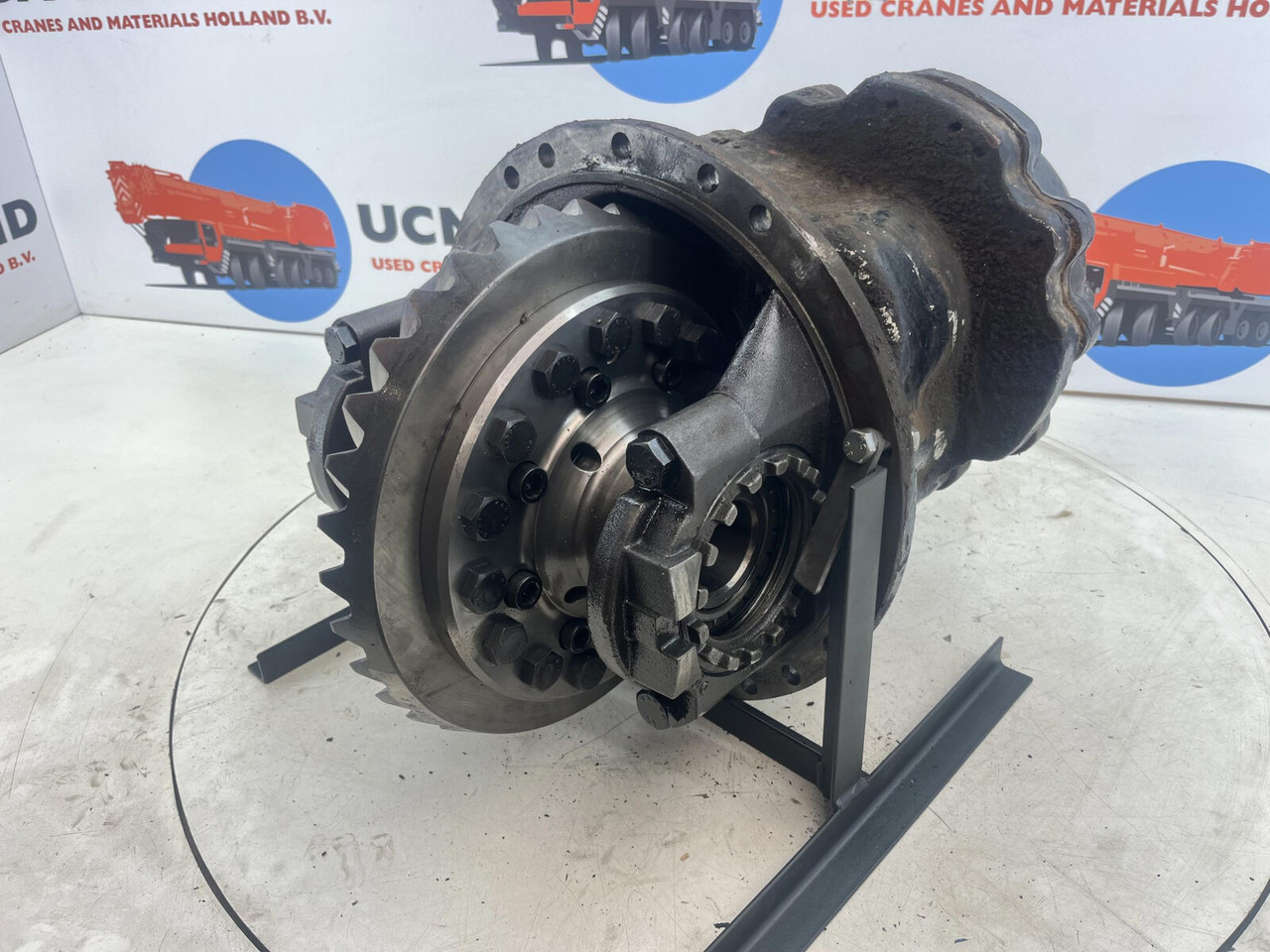 Gottwald mid differential 14x34 axle 4 - Différentiel pour Grue: photos 2 Gottwald mid differential 14x34 axle 4 - Différentiel pour Grue: photos 2