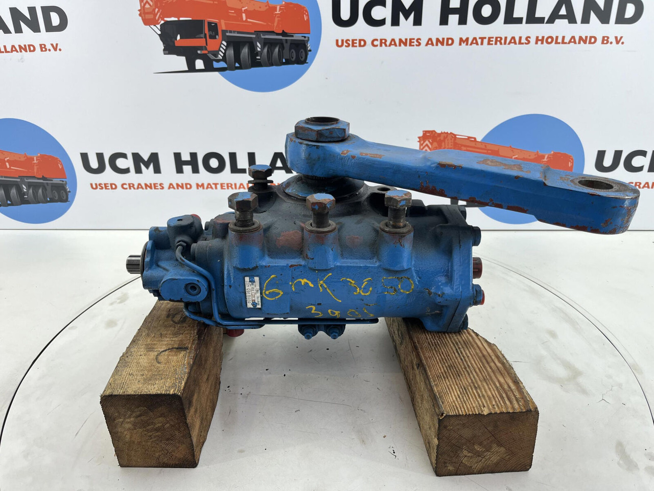 Grove GMK 3050 steering box - Boîtier de direction pour Grue mobile: photos 1 Grove GMK 3050 steering box - Boîtier de direction pour Grue mobile: photos 1