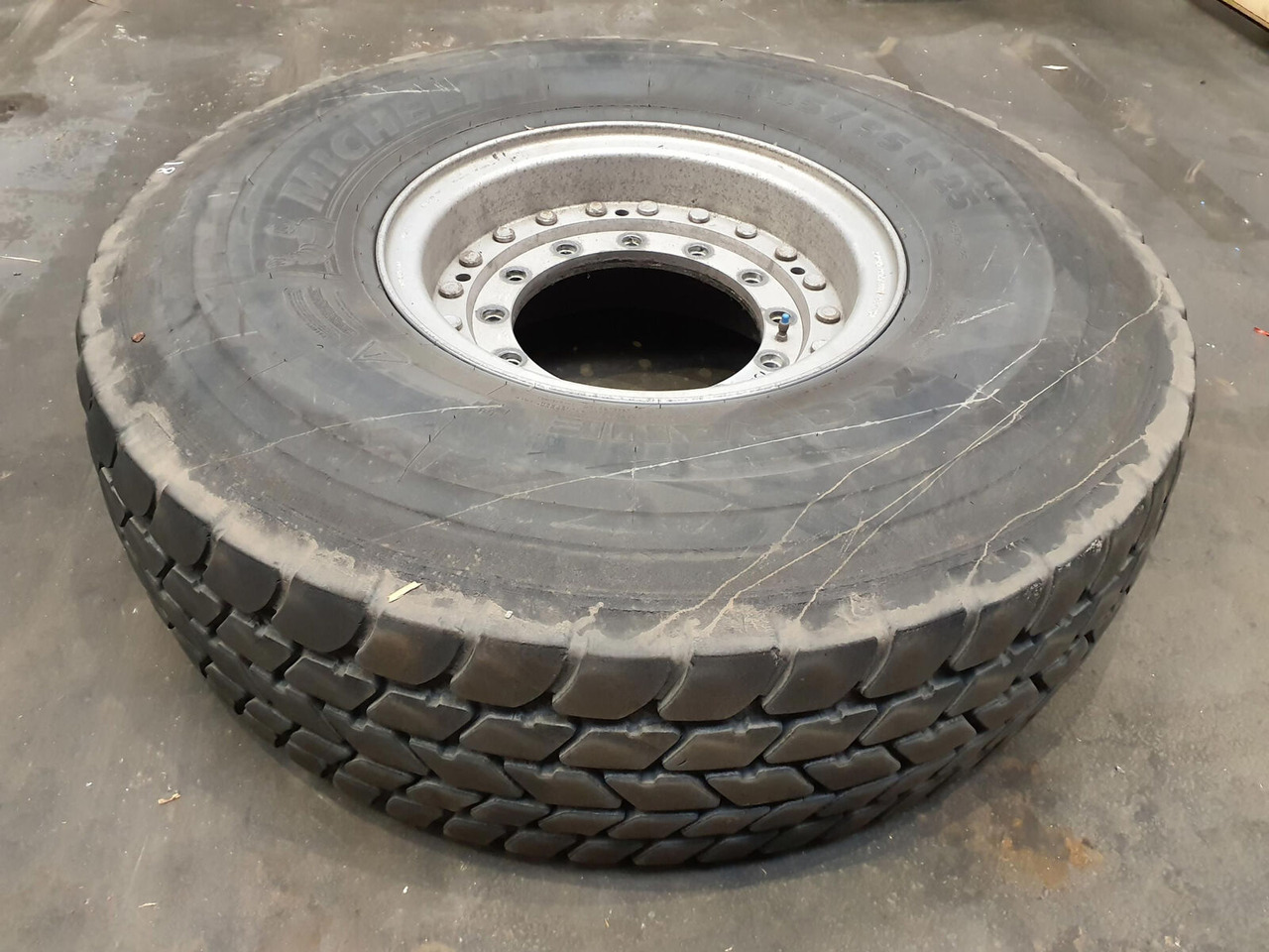 Grove Wheel 445/95R25 12 13.4 2p alu - Roue complète: photos 2 Grove Wheel 445/95R25 12 13.4 2p alu - Roue complète: photos 2