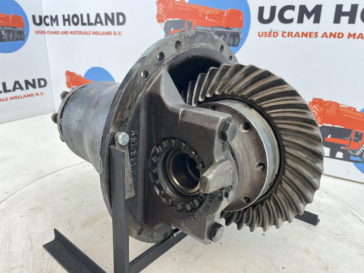 Krupp 70 GMT End differential 17x36 axle 1 - Différentiel pour Grue mobile: photos 1 Krupp 70 GMT End differential 17x36 axle 1 - Différentiel pour Grue mobile: photos 1