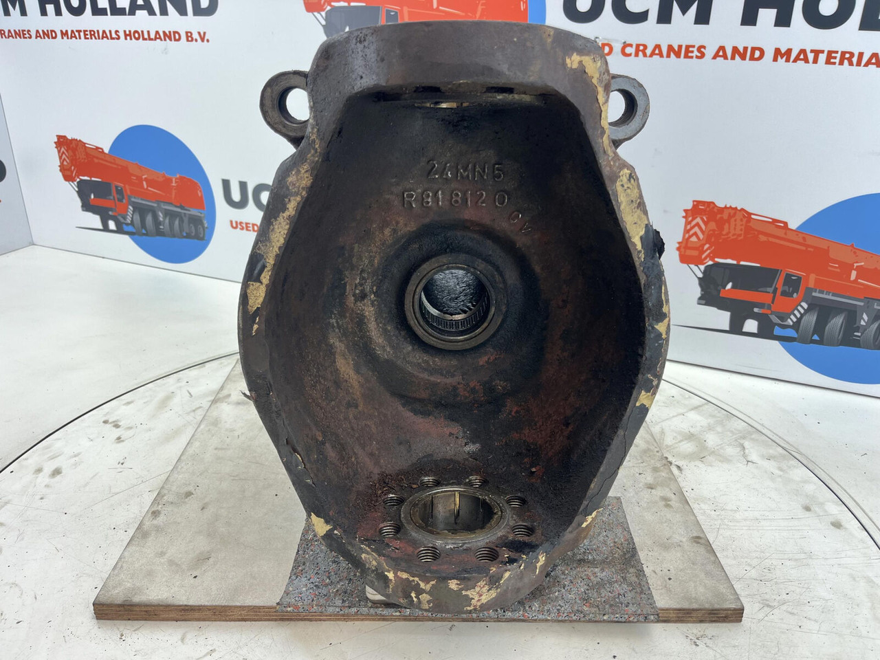Krupp 70 GMT Steering knuckle axle 1 - Fusée d'essieu pour Grue mobile: photos 5 Krupp 70 GMT Steering knuckle axle 1 - Fusée d'essieu pour Grue mobile: photos 5