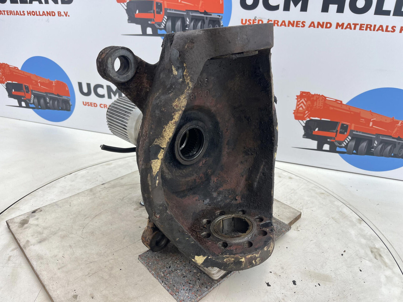 Krupp 70 GMT Steering knuckle axle 1 - Fusée d'essieu pour Grue mobile: photos 4 Krupp 70 GMT Steering knuckle axle 1 - Fusée d'essieu pour Grue mobile: photos 4