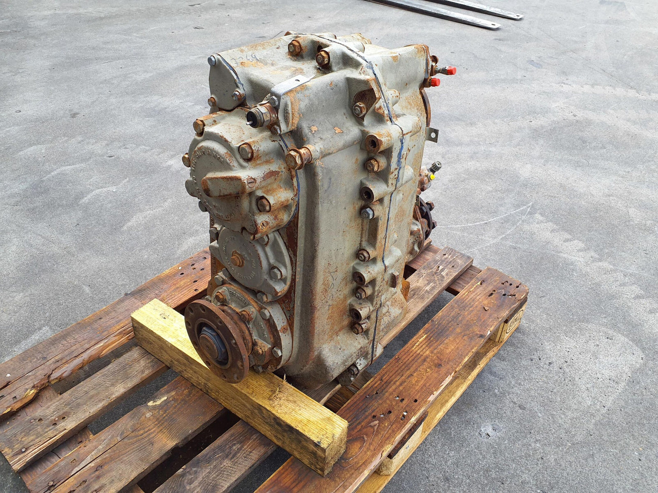 Krupp 70 GMT Transfer case - Transmission pour Grue mobile: photos 3 Krupp 70 GMT Transfer case - Transmission pour Grue mobile: photos 3