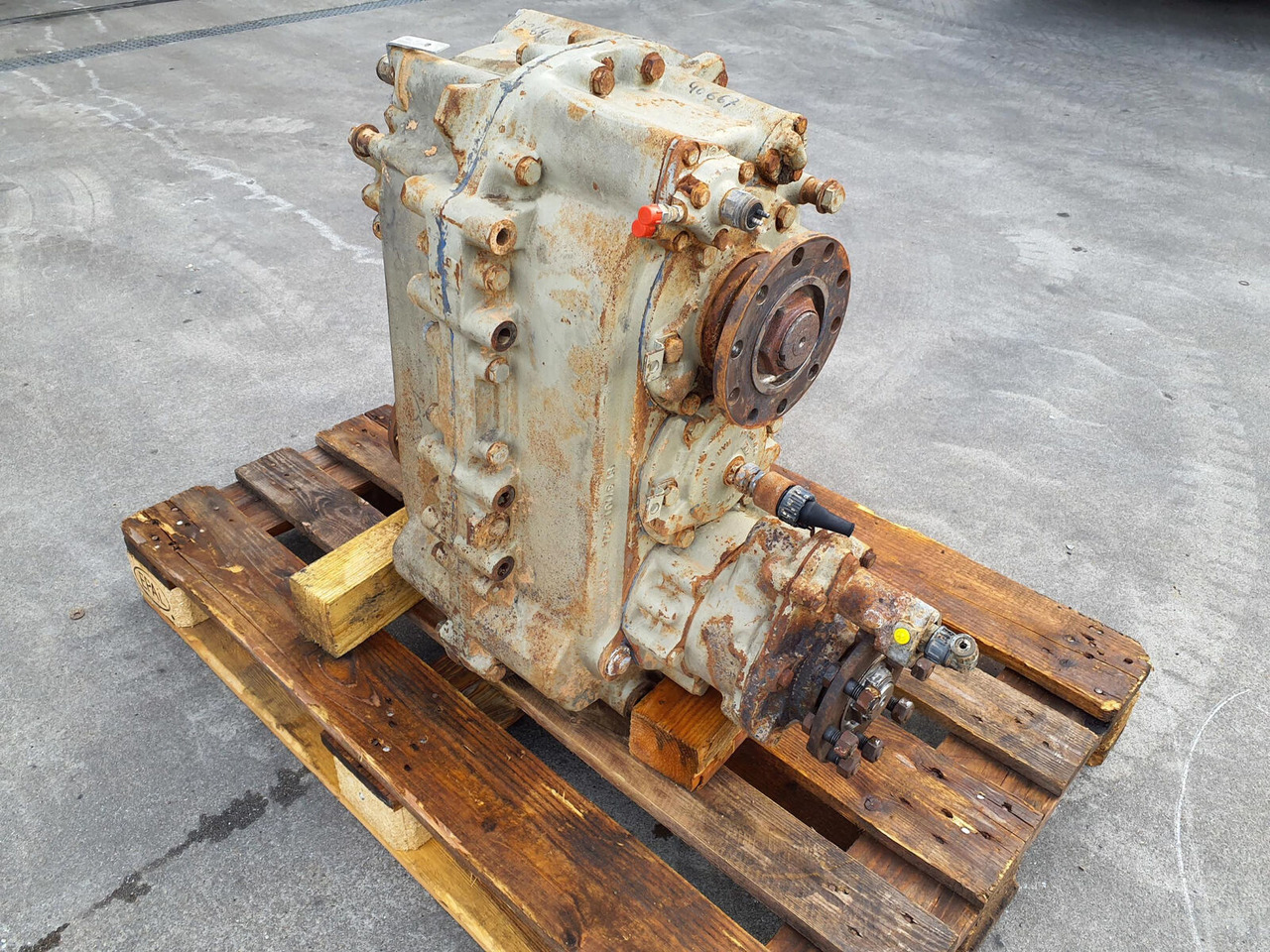 Krupp 70 GMT Transfer case - Transmission pour Grue mobile: photos 2 Krupp 70 GMT Transfer case - Transmission pour Grue mobile: photos 2