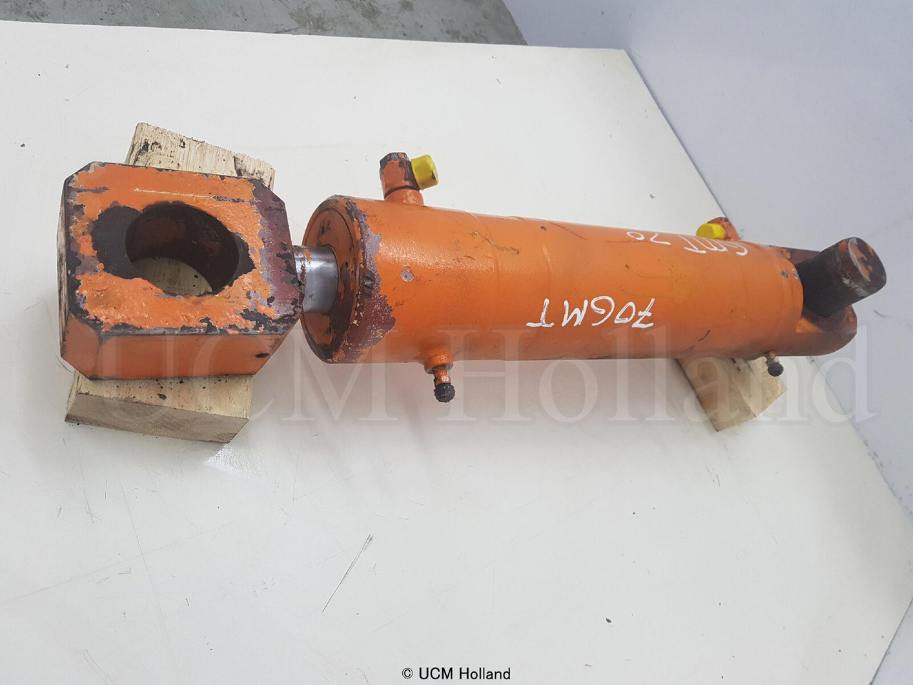 Krupp 70 GMT counterweight cylinder - Vérin hydraulique pour Grue mobile: photos 2 Krupp 70 GMT counterweight cylinder - Vérin hydraulique pour Grue mobile: photos 2