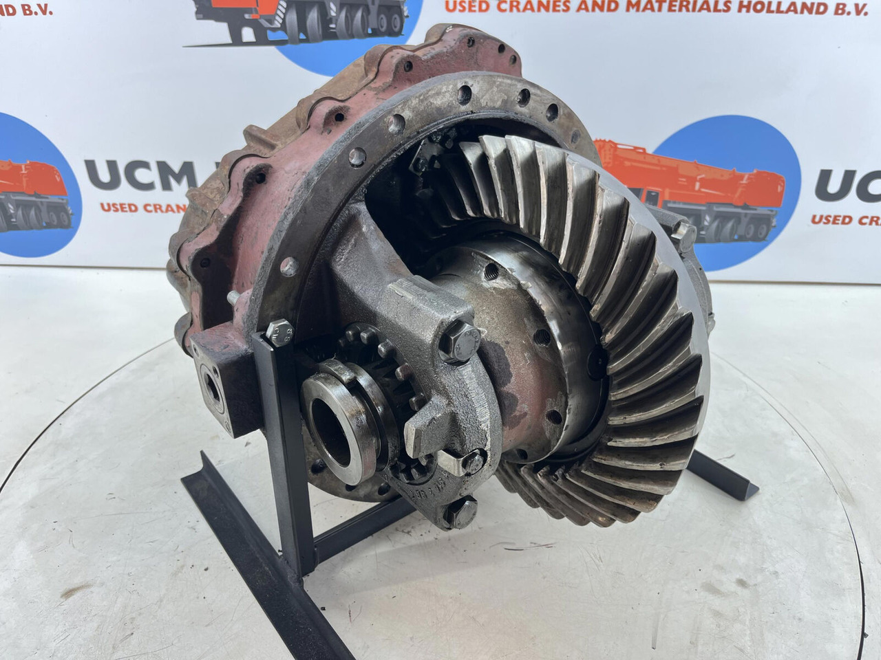 Krupp 70 GMT mid differential 13x35 axle 2 - Différentiel pour Grue mobile: photos 1 Krupp 70 GMT mid differential 13x35 axle 2 - Différentiel pour Grue mobile: photos 1