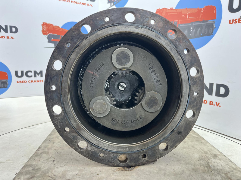 Krupp 70 GMT planetary gear 21-21-63-40-3pl-H135-46 - Suspension pour Grue: photos 4 Krupp 70 GMT planetary gear 21-21-63-40-3pl-H135-46 - Suspension pour Grue: photos 4