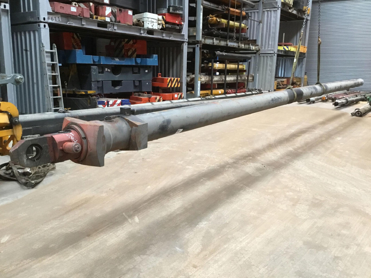 Krupp 8350 GMT telescopic cylinder - Vérin hydraulique pour Grue mobile: photos 1 Krupp 8350 GMT telescopic cylinder - Vérin hydraulique pour Grue mobile: photos 1