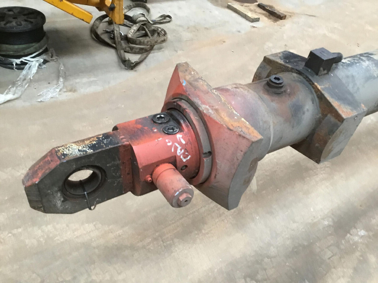 Krupp 8350 GMT telescopic cylinder - Vérin hydraulique pour Grue mobile: photos 5 Krupp 8350 GMT telescopic cylinder - Vérin hydraulique pour Grue mobile: photos 5