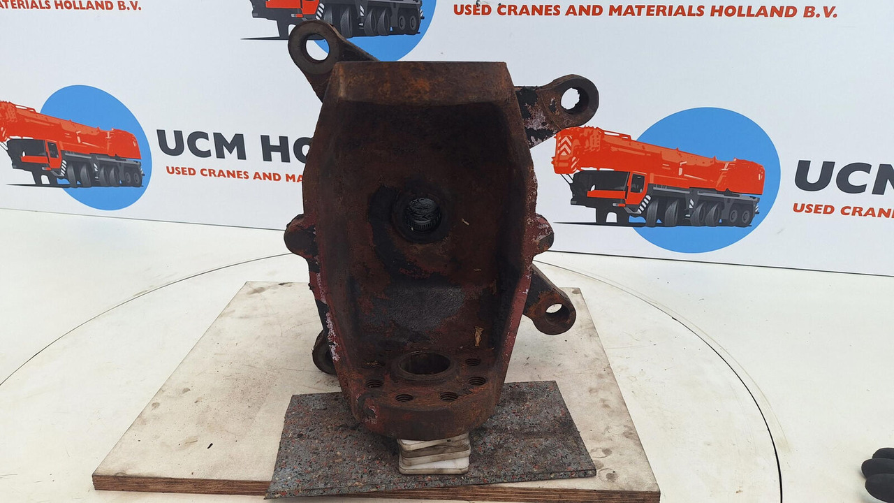 Krupp KMK 2025 Steering knuckle axle 1 - Fusée d'essieu pour Grue: photos 5 Krupp KMK 2025 Steering knuckle axle 1 - Fusée d'essieu pour Grue: photos 5