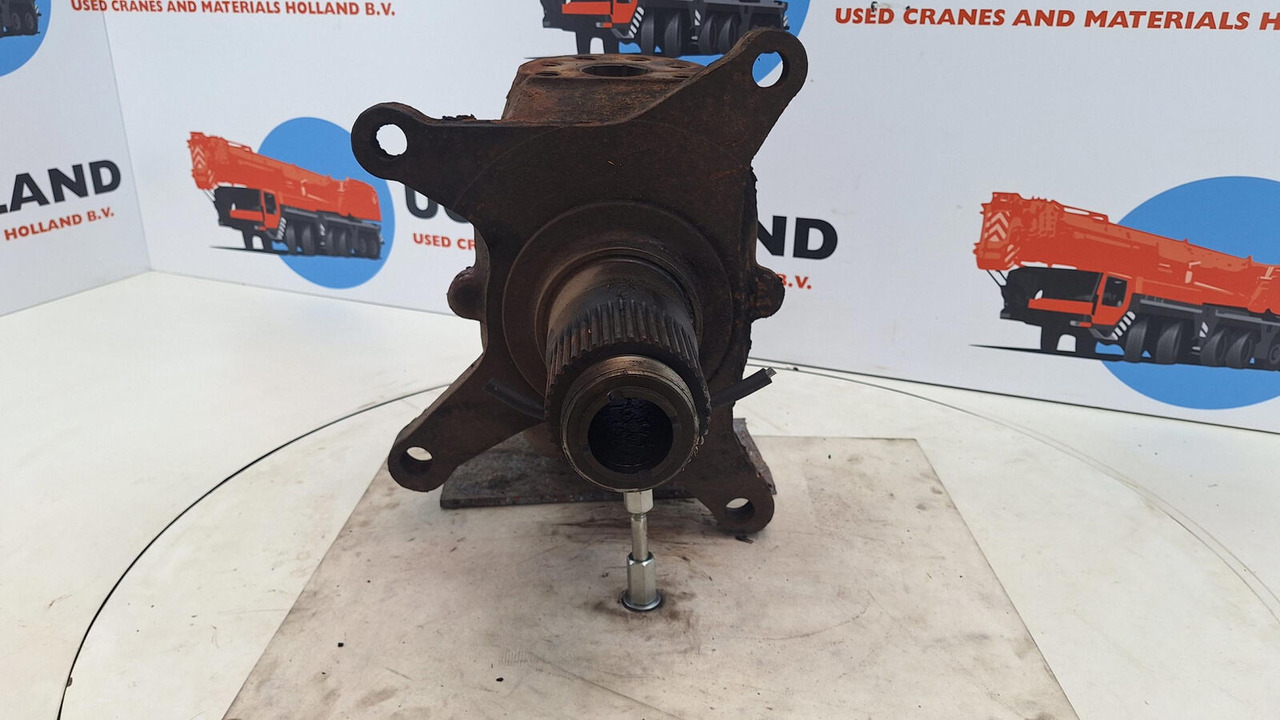 Krupp KMK 2025 Steering knuckle axle 1 - Fusée d'essieu pour Grue: photos 2 Krupp KMK 2025 Steering knuckle axle 1 - Fusée d'essieu pour Grue: photos 2
