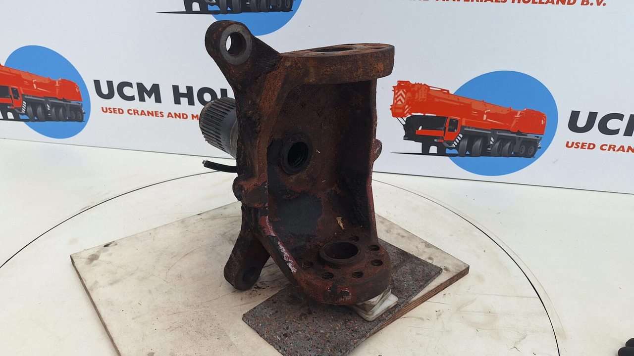 Krupp KMK 2025 Steering knuckle axle 1 - Fusée d'essieu pour Grue: photos 4 Krupp KMK 2025 Steering knuckle axle 1 - Fusée d'essieu pour Grue: photos 4