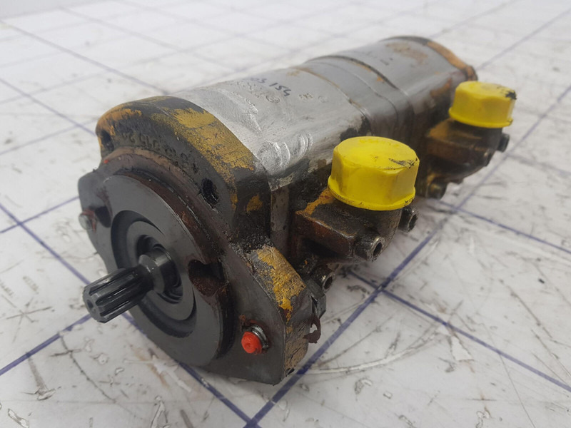 Krupp KMK 2025 dual gear pump - Pompe hydraulique pour Grue: photos 3 Krupp KMK 2025 dual gear pump - Pompe hydraulique pour Grue: photos 3