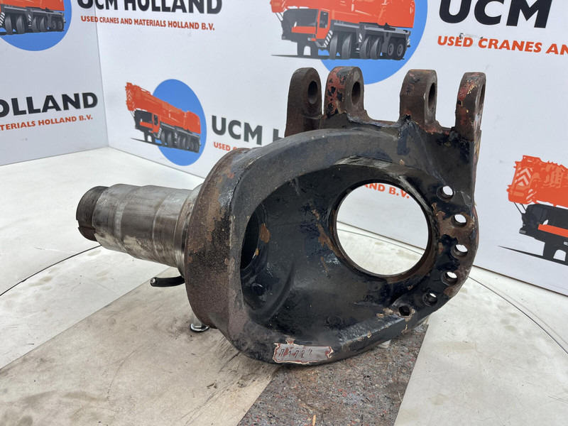 Krupp KMK 3045 Steering knuckle 16 holes - Fusée d'essieu pour Grue: photos 4 Krupp KMK 3045 Steering knuckle 16 holes - Fusée d'essieu pour Grue: photos 4