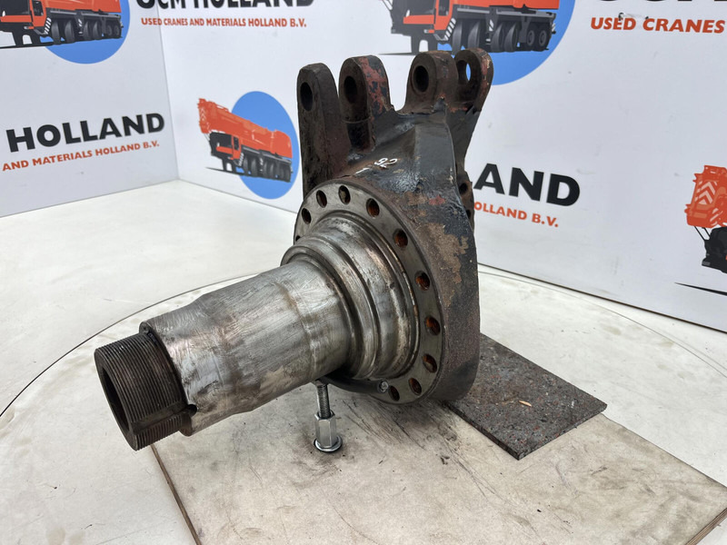 Krupp KMK 3045 Steering knuckle 16 holes - Fusée d'essieu pour Grue: photos 1 Krupp KMK 3045 Steering knuckle 16 holes - Fusée d'essieu pour Grue: photos 1