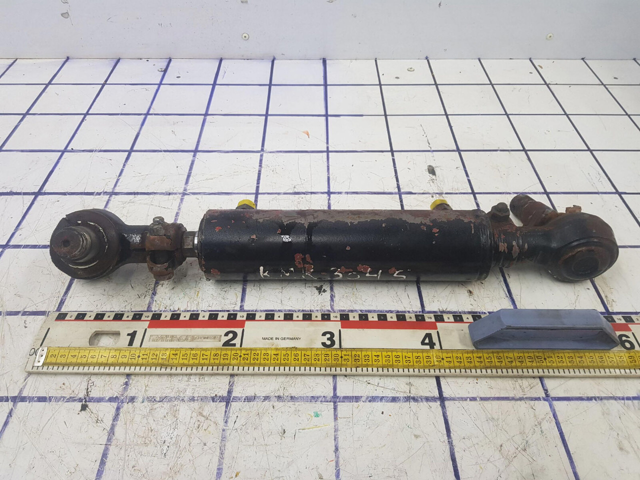 Krupp KMK 3045 steering cylinder - Vérin hydraulique pour Grue mobile: photos 1 Krupp KMK 3045 steering cylinder - Vérin hydraulique pour Grue mobile: photos 1