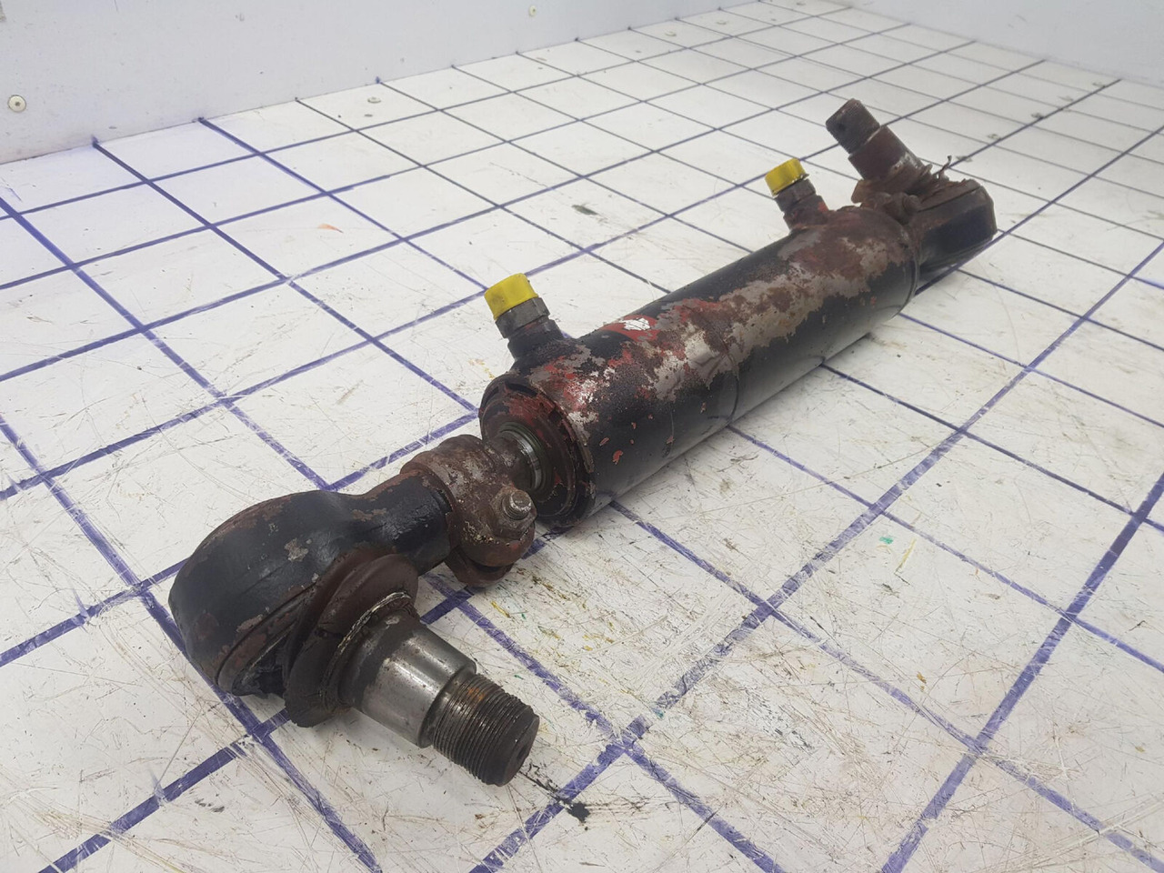 Krupp KMK 3045 steering cylinder - Vérin hydraulique pour Grue mobile: photos 3 Krupp KMK 3045 steering cylinder - Vérin hydraulique pour Grue mobile: photos 3