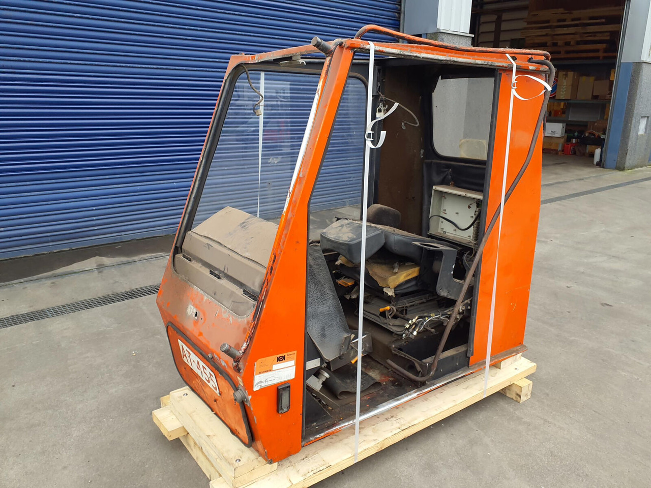 Krupp KMK 3045 upper cabin - Cabine pour Grue mobile: photos 1 Krupp KMK 3045 upper cabin - Cabine pour Grue mobile: photos 1