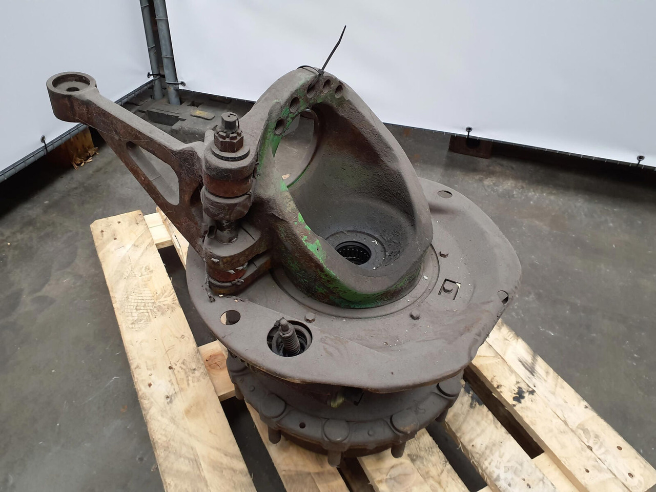 Krupp KMK 4070 Megatrack axle housing - Fusée d'essieu pour Grue mobile: photos 2 Krupp KMK 4070 Megatrack axle housing - Fusée d'essieu pour Grue mobile: photos 2