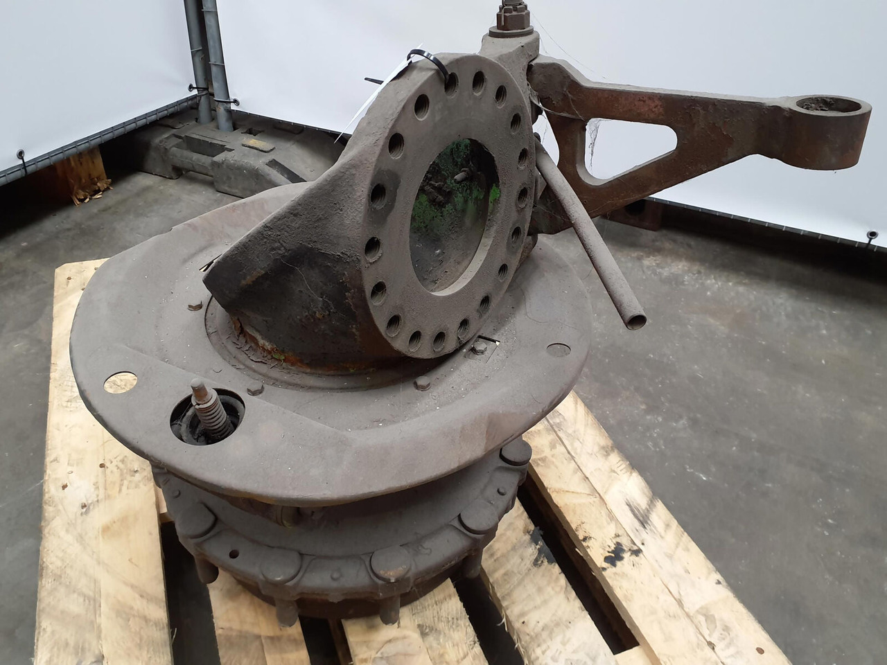 Krupp KMK 4070 Megatrack axle housing - Fusée d'essieu pour Grue mobile: photos 4 Krupp KMK 4070 Megatrack axle housing - Fusée d'essieu pour Grue mobile: photos 4