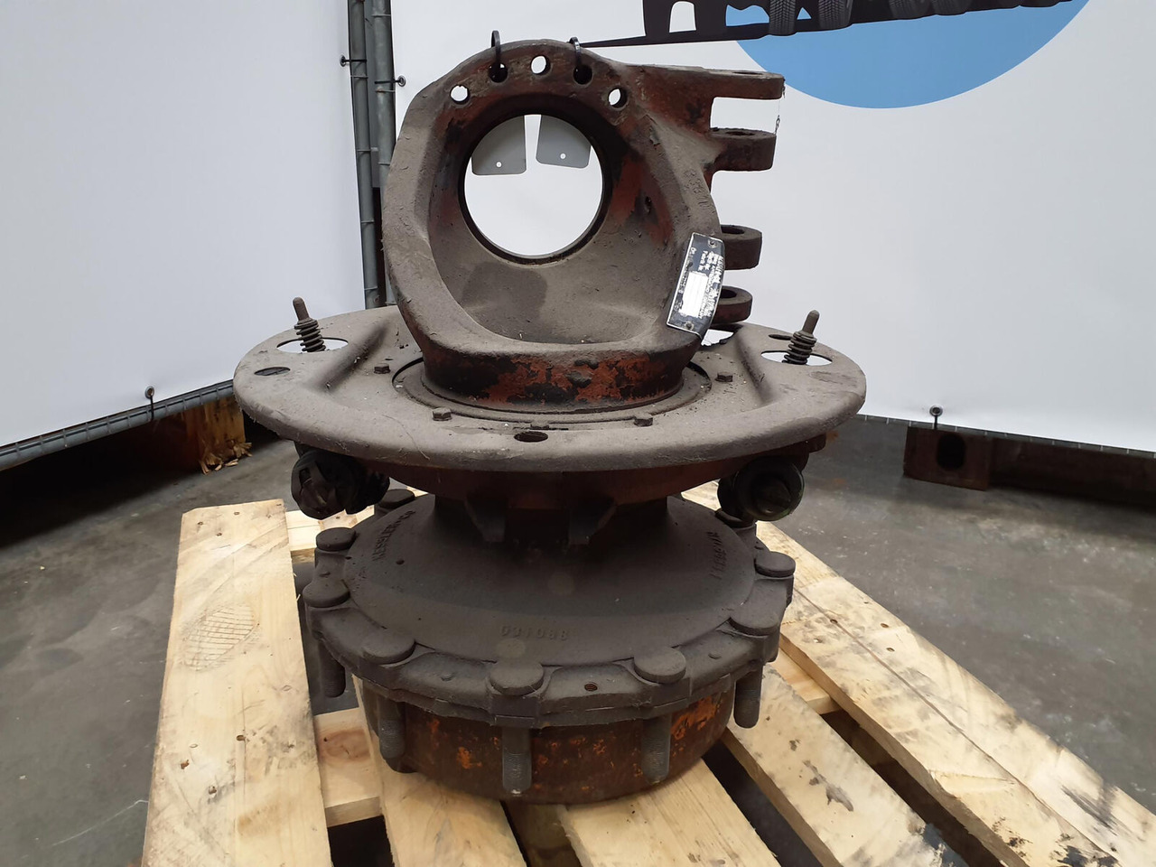 Krupp KMK 4070 Megatrack axle housing - Fusée d'essieu pour Grue mobile: photos 2 Krupp KMK 4070 Megatrack axle housing - Fusée d'essieu pour Grue mobile: photos 2