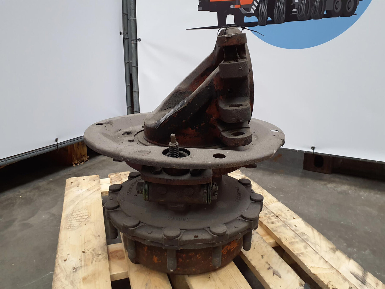 Krupp KMK 4070 Megatrack axle housing - Fusée d'essieu pour Grue mobile: photos 3 Krupp KMK 4070 Megatrack axle housing - Fusée d'essieu pour Grue mobile: photos 3