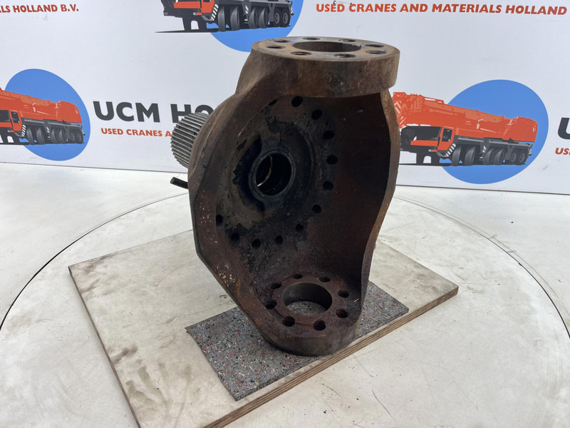 Krupp KMK 5100 Steering knuckle 16 holes axle 1 - Fusée d'essieu pour Grue: photos 4 Krupp KMK 5100 Steering knuckle 16 holes axle 1 - Fusée d'essieu pour Grue: photos 4