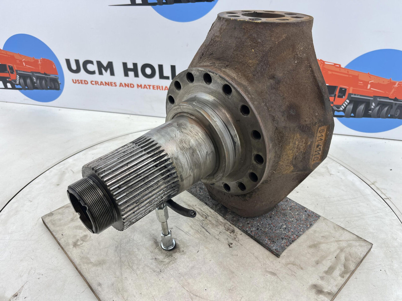 Krupp KMK 5100 Steering knuckle 16 holes axle 1 - Fusée d'essieu pour Grue mobile: photos 1 Krupp KMK 5100 Steering knuckle 16 holes axle 1 - Fusée d'essieu pour Grue mobile: photos 1