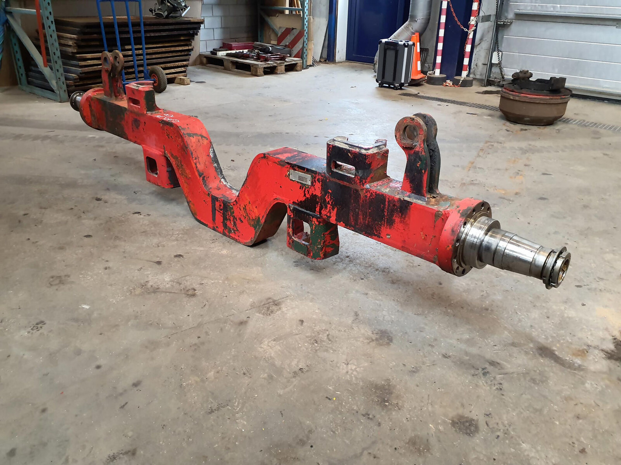 Krupp KMK 5100 axle 3 housing - Essieu et pièces pour Grue mobile: photos 1 Krupp KMK 5100 axle 3 housing - Essieu et pièces pour Grue mobile: photos 1