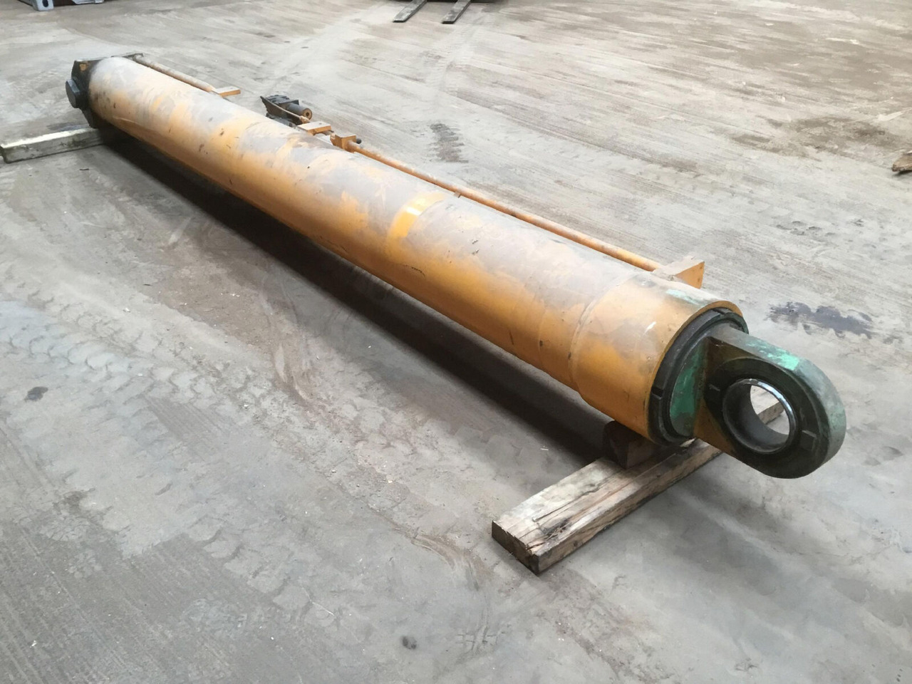 Krupp KMK 5100 boom cylinder - Vérin hydraulique pour Grue mobile: photos 4 Krupp KMK 5100 boom cylinder - Vérin hydraulique pour Grue mobile: photos 4