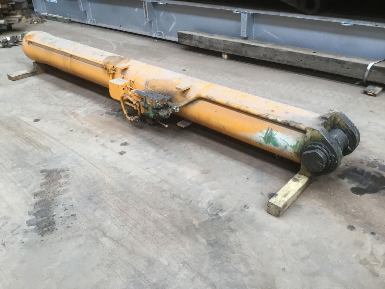 Krupp KMK 5100 boom cylinder - Vérin hydraulique pour Grue mobile: photos 2 Krupp KMK 5100 boom cylinder - Vérin hydraulique pour Grue mobile: photos 2