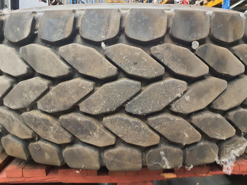 Krupp Wheel 385/95R25 12 5.4 3p - Pneus et jantes pour Grue: photos 3 Krupp Wheel 385/95R25 12 5.4 3p - Pneus et jantes pour Grue: photos 3
