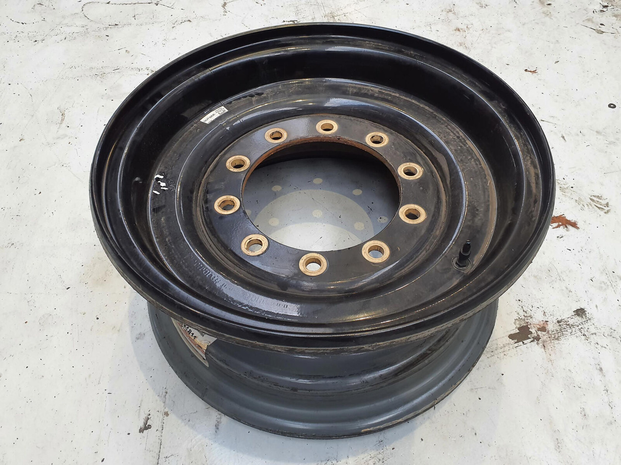 Liebherr 445/95R25 - Jante pour Grue: photos 1 Liebherr 445/95R25 - Jante pour Grue: photos 1