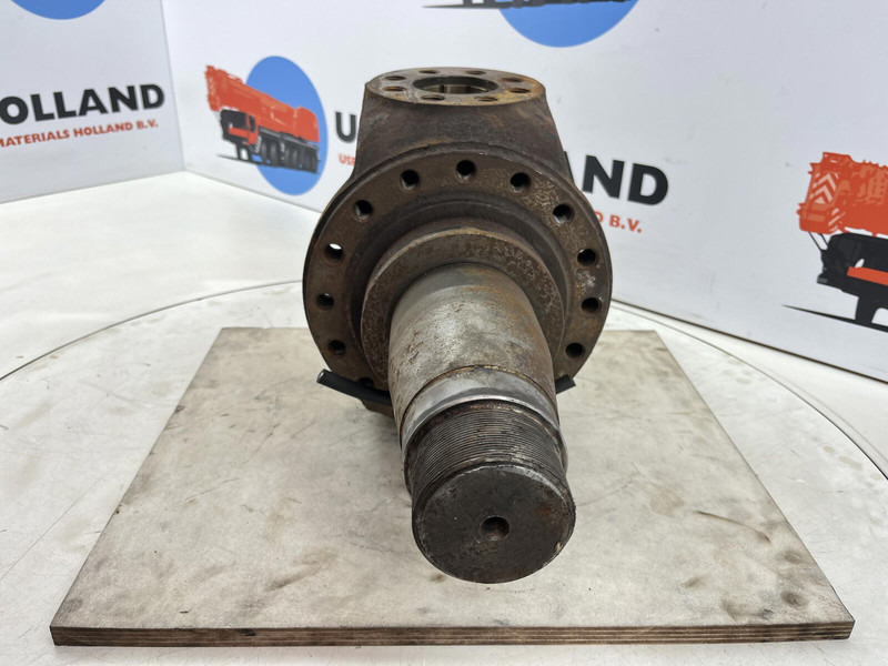 Liebherr LT 1090 Steering knuckle 16 holes - Fusée d'essieu pour Grue: photos 2 Liebherr LT 1090 Steering knuckle 16 holes - Fusée d'essieu pour Grue: photos 2