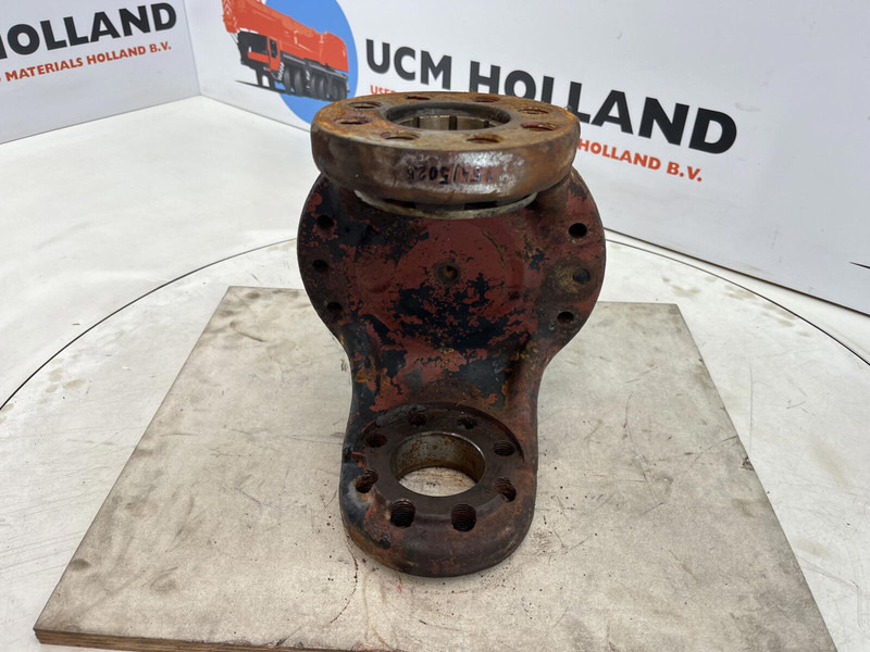Liebherr LT 1090 Steering knuckle 16 holes - Fusée d'essieu pour Grue: photos 5 Liebherr LT 1090 Steering knuckle 16 holes - Fusée d'essieu pour Grue: photos 5