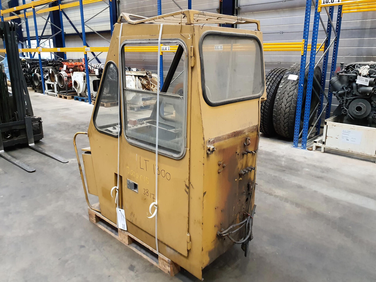 Liebherr LT 1120 upper cabin - Cabine pour Grue mobile: photos 4 Liebherr LT 1120 upper cabin - Cabine pour Grue mobile: photos 4