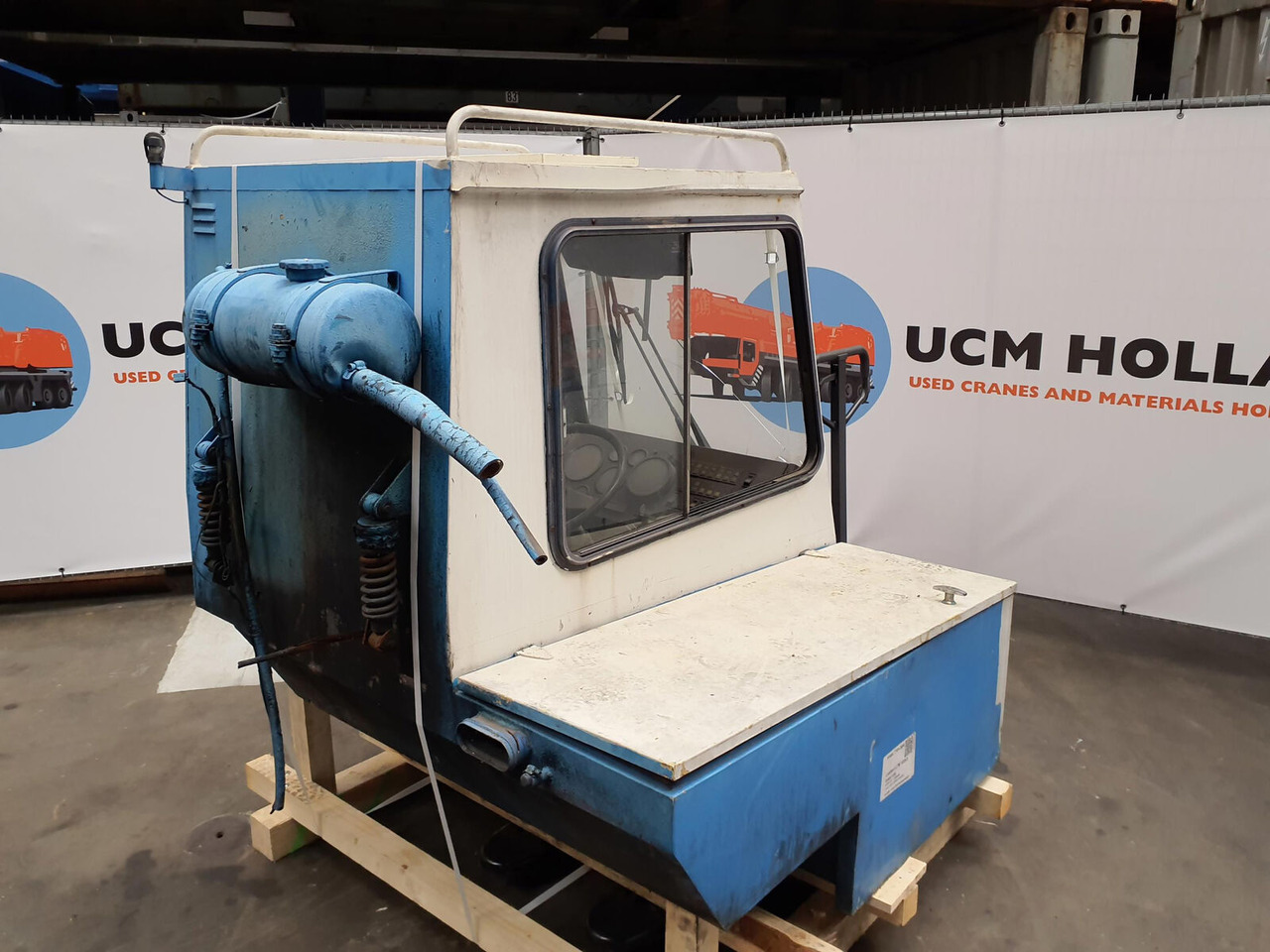 Liebherr LTM 1035/3 lower cabin - Cabine pour Grue mobile: photos 4 Liebherr LTM 1035/3 lower cabin - Cabine pour Grue mobile: photos 4