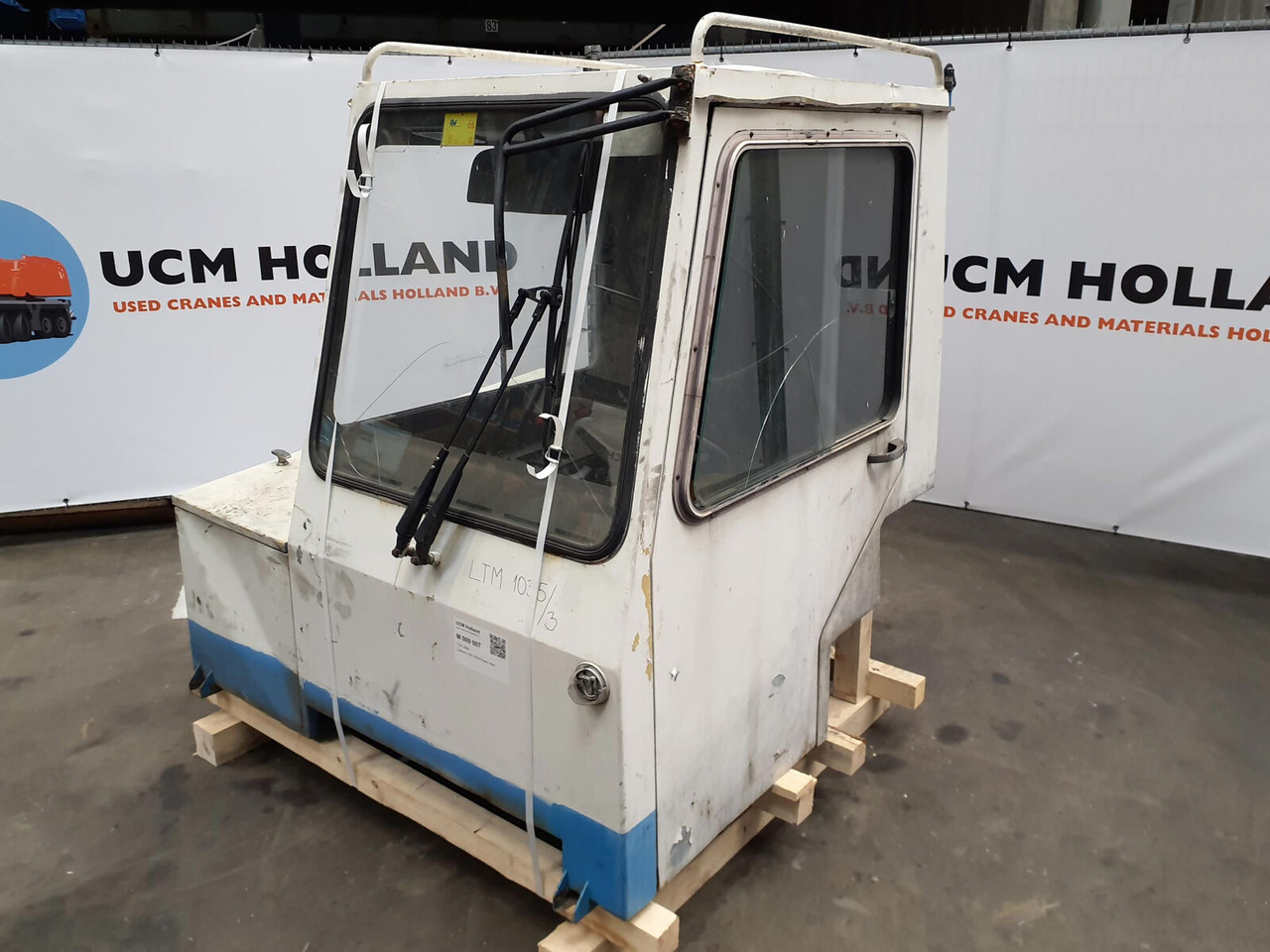Liebherr LTM 1035/3 lower cabin - Cabine pour Grue mobile: photos 1 Liebherr LTM 1035/3 lower cabin - Cabine pour Grue mobile: photos 1