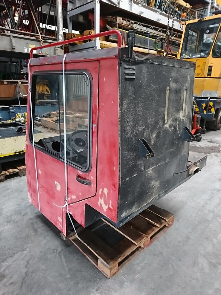Liebherr LTM 1035 lower cabin - Cabine pour Grue mobile: photos 3 Liebherr LTM 1035 lower cabin - Cabine pour Grue mobile: photos 3
