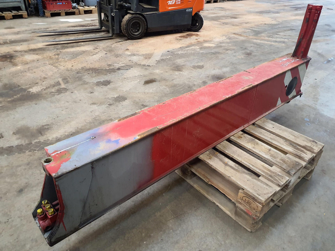 Liebherr LTM 1040-2.1 outrigger complete - Suspension pour Grue mobile: photos 4 Liebherr LTM 1040-2.1 outrigger complete - Suspension pour Grue mobile: photos 4
