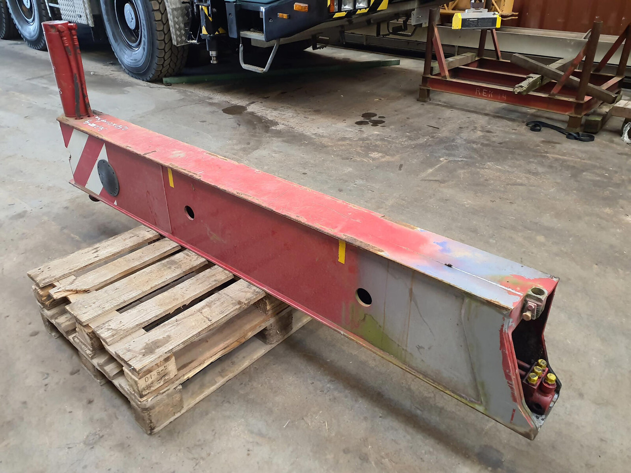 Liebherr LTM 1040-2.1 outrigger complete - Suspension pour Grue mobile: photos 3 Liebherr LTM 1040-2.1 outrigger complete - Suspension pour Grue mobile: photos 3