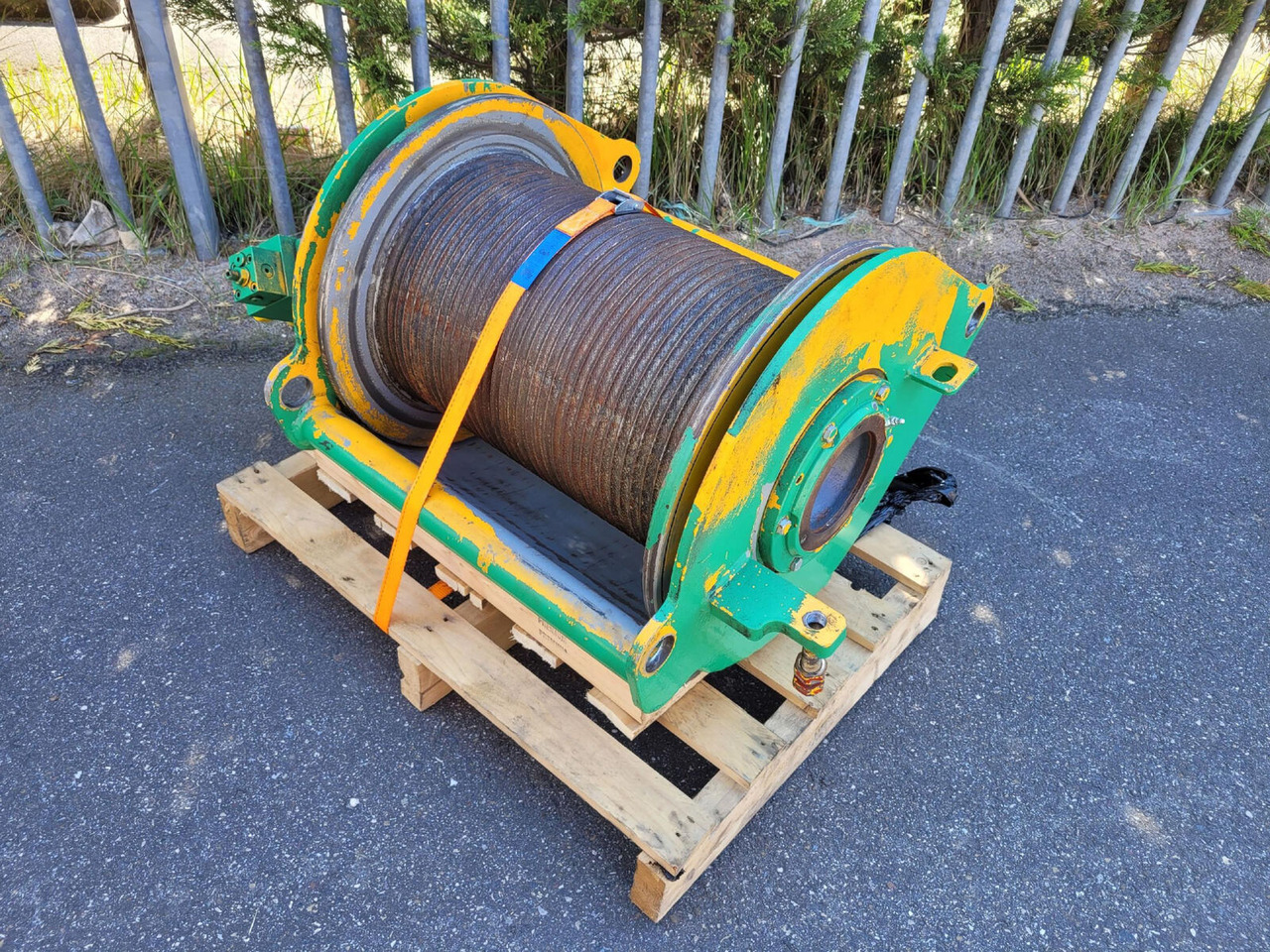 Liebherr LTM 1040-2.1 winch - Treuil pour Grue mobile: photos 4 Liebherr LTM 1040-2.1 winch - Treuil pour Grue mobile: photos 4