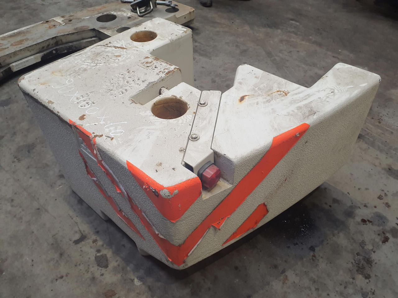 Liebherr LTM 1045-3.1 counterweight 2,5 ton - Contrepoids pour Grue mobile: photos 3 Liebherr LTM 1045-3.1 counterweight 2,5 ton - Contrepoids pour Grue mobile: photos 3