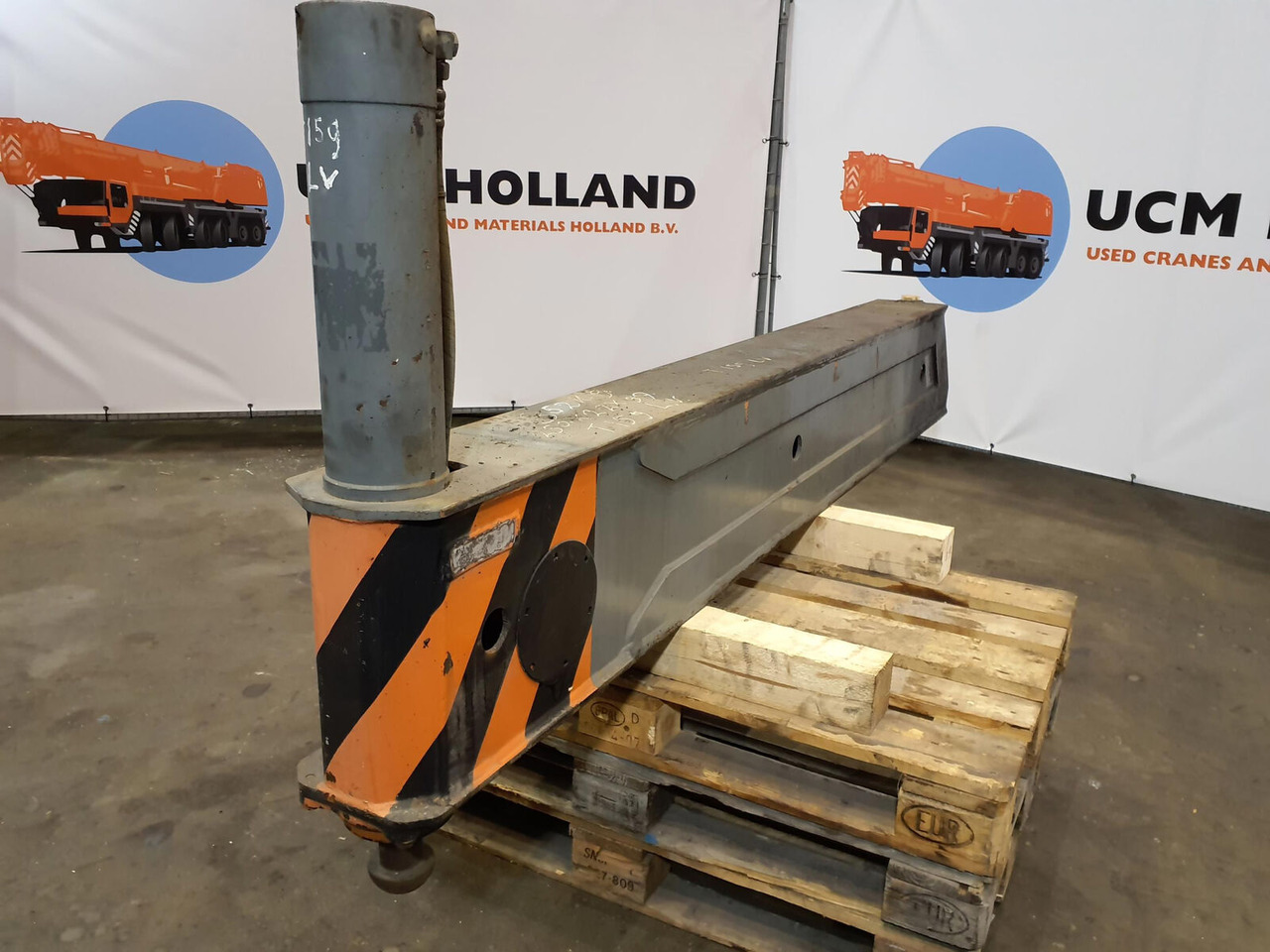 Liebherr LTM 1050-1 sliding beam complete front - Suspension pour Grue mobile: photos 2 Liebherr LTM 1050-1 sliding beam complete front - Suspension pour Grue mobile: photos 2