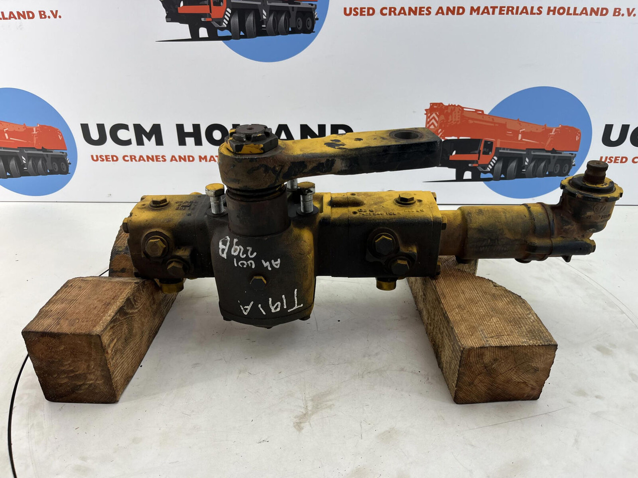 Liebherr LTM 1050-1 steering box - Boîtier de direction pour Grue mobile: photos 1 Liebherr LTM 1050-1 steering box - Boîtier de direction pour Grue mobile: photos 1