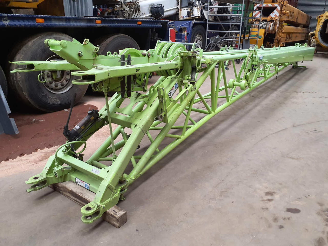 Liebherr LTM 1050-3.1 folding jib - Flèche pour Grue mobile: photos 1 Liebherr LTM 1050-3.1 folding jib - Flèche pour Grue mobile: photos 1