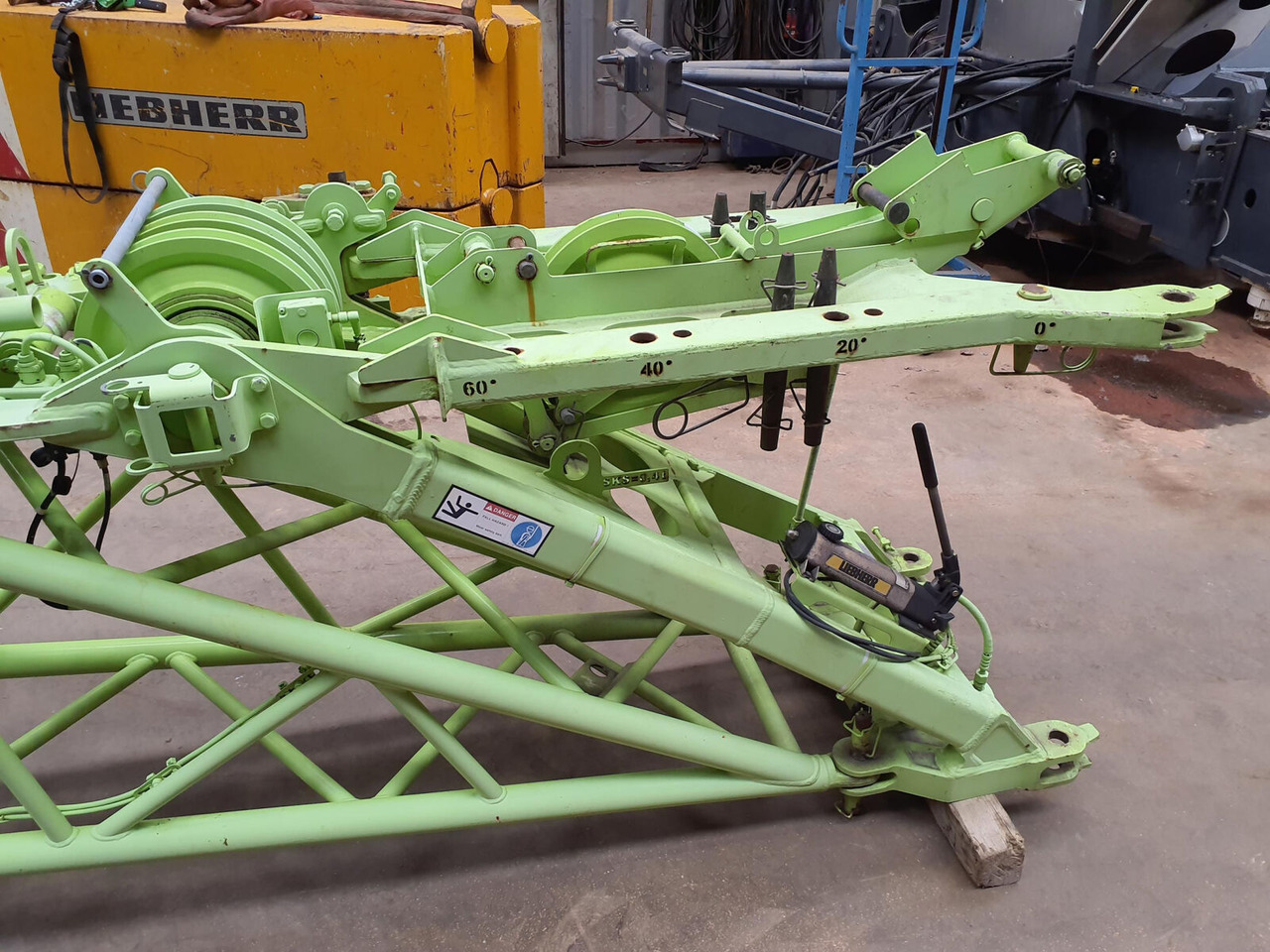 Liebherr LTM 1050-3.1 folding jib - Flèche pour Grue mobile: photos 5 Liebherr LTM 1050-3.1 folding jib - Flèche pour Grue mobile: photos 5